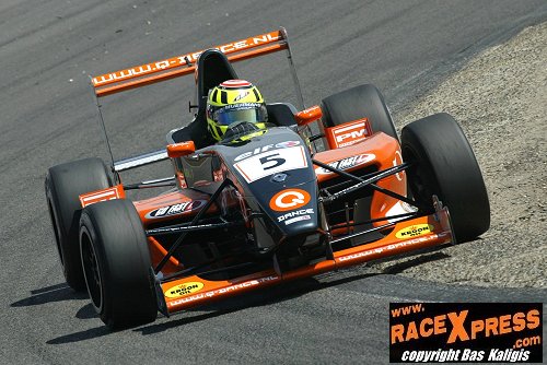 Kampioen ICC wint test Formule Renault